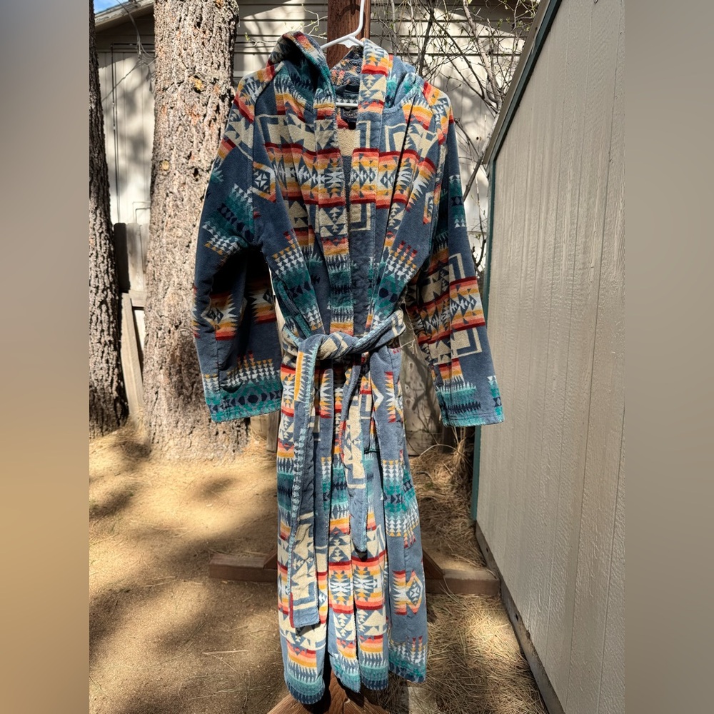 Pendleton Chief Joseph Robe Sz L/XL Aztec  Print Bathrobe W/ Pockets unisex